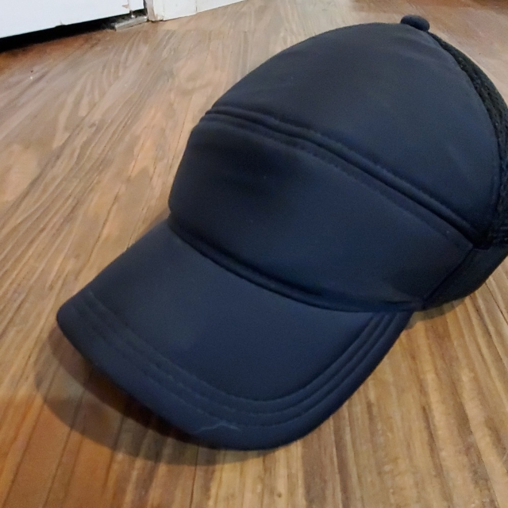 EUC Lululemon Dash & Splash Cap